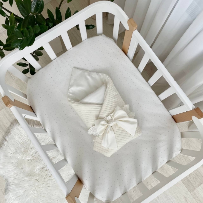 Paturica bebe din satin si material tricotat cu pilota si fundita, milky (3)